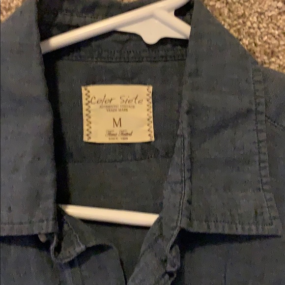 Button up - Picture 2 of 2